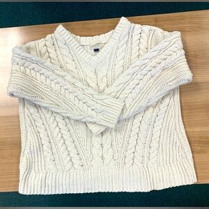 Universal thread. V neck. Sweater